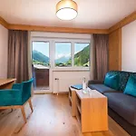 Alpina Hotel 4*