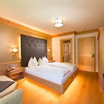 Hotel Alpina 4*