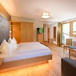 Alpina Hotel