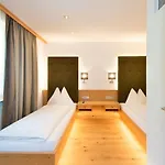Alpina Hotel